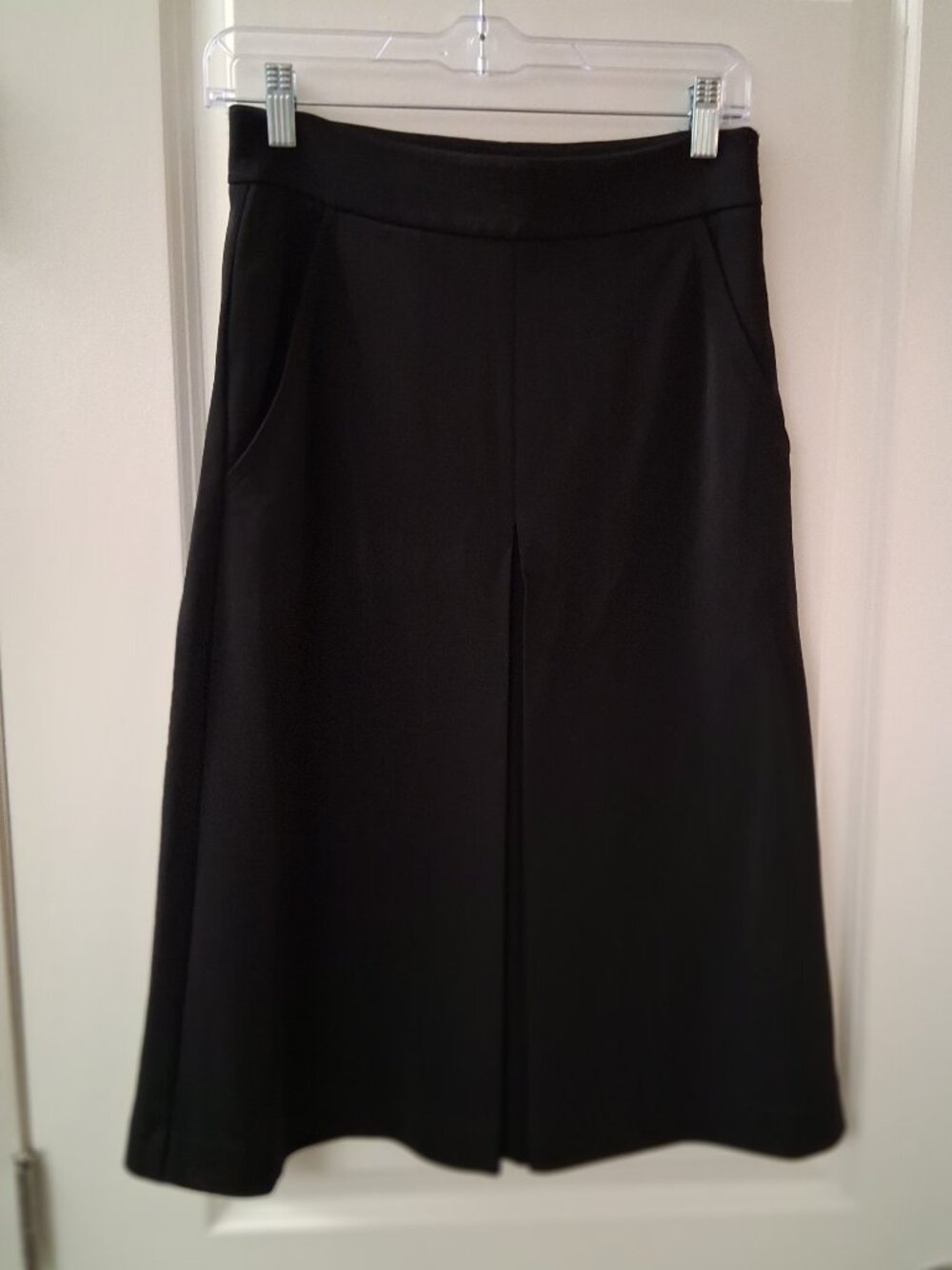 Ann Taylor Women's Black Inverted Pleat A-Line Skirt with Pockets